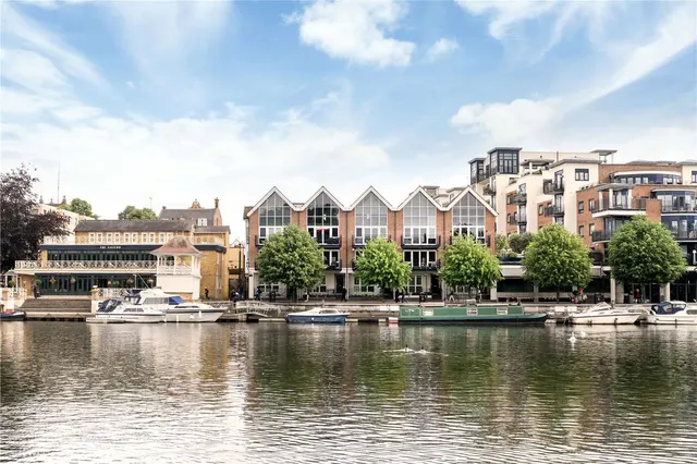 Quayside Walk, Charter Quay, KT1, photo 1