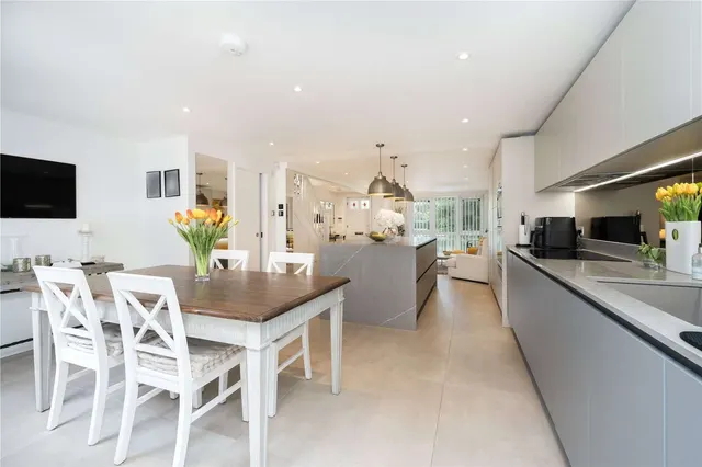 Quayside Walk, Charter Quay, KT1, photo 2