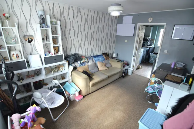 Photo 2 — Kingsgate, Grimsby, Lincolnshire, DN32 8GA