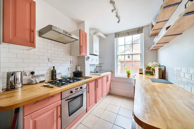 Photo 3 — Flat 1 Block O, Peabody Estate, Camberwell Green, London