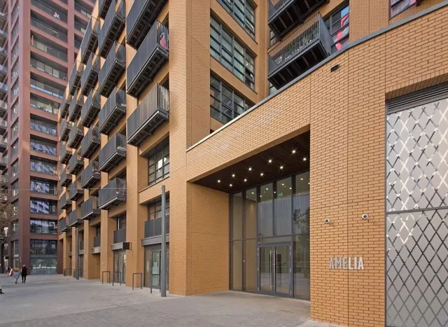 Lyell Street, Canary Wharf, E14, photo 1