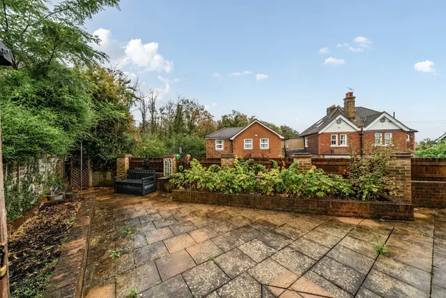 Photo 3 — Haven Close, Kent, BR8