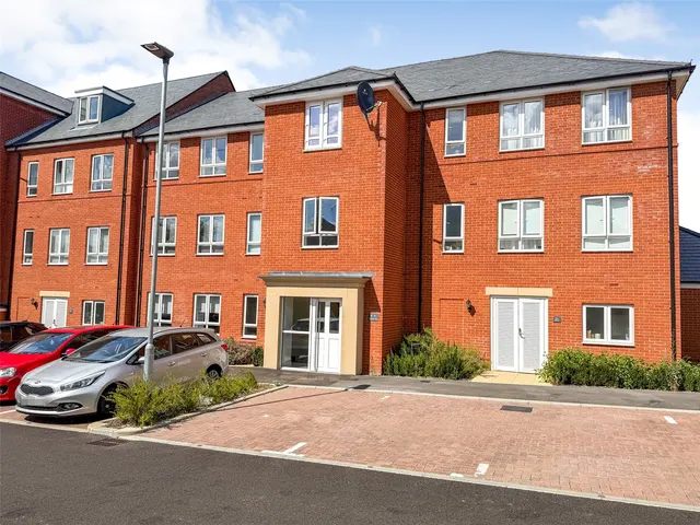 Hardinge Close, Wellesley, Aldershot, Hampshire, GU11 4FB, photo 1