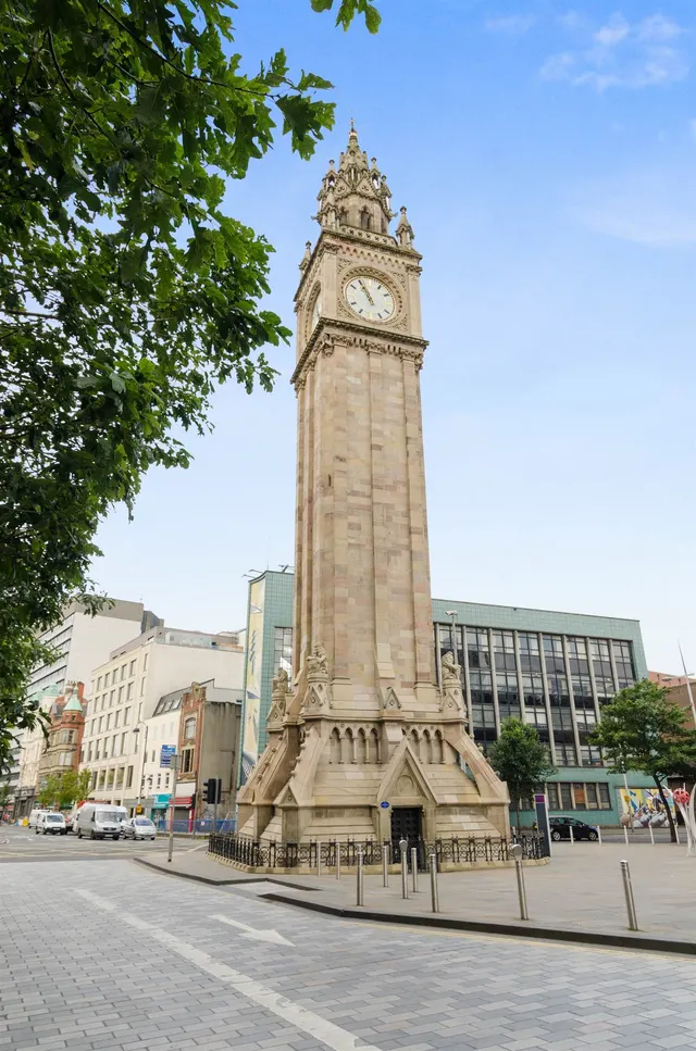 Queens Square, Belfast, BT1, photo 3