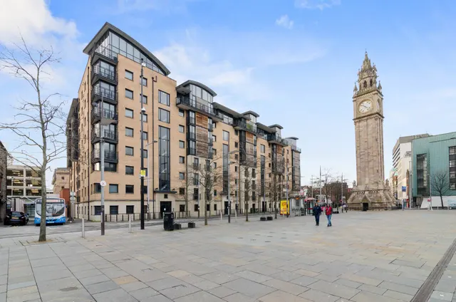 Queens Square, Belfast, BT1, photo 1