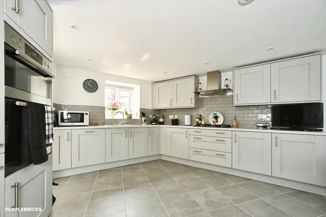 Blackford Drive, Calne, SN11, photo 3