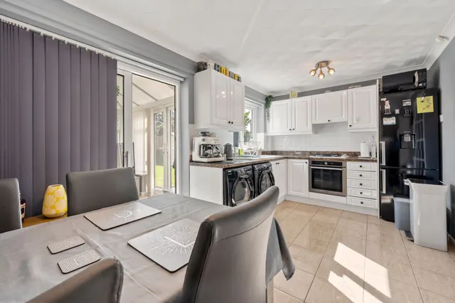 Photo 3 — Nairn Close, Fearnhead, Warrington, Warrington, WA2 0TE