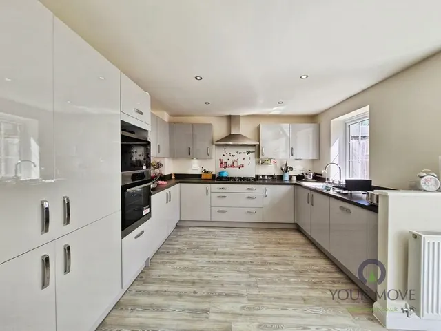 Photo 3 — Gee Avenue, Hugglescote, Leicestershire, LE67