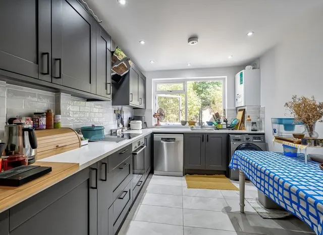 Photo 3 — Gladys Road, West Hampstead, NW6