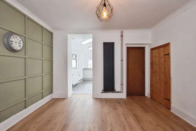 Ammanford Road, Llandybie, SA18, photo 2