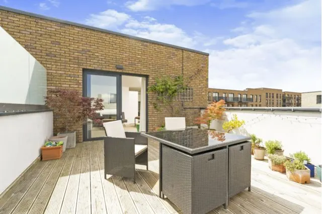 Mary Rose Square, Marine Wharf, SE16, photo 2