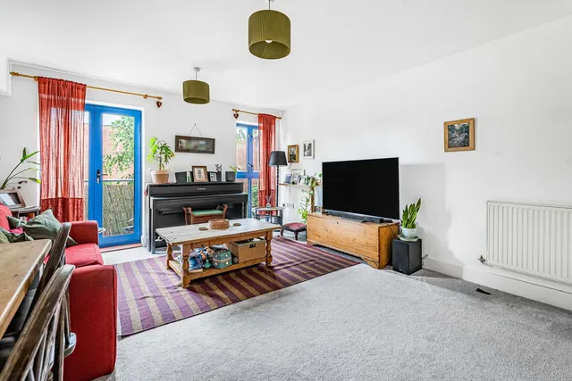 Photo 3 — Dovecot Road, High Wycombe, HP13 5HR
