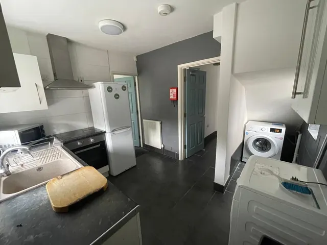 Manton Crescent, Beeston, NG9, photo 2