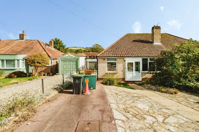 Downside Avenue, Worthing, BN14, photo 2