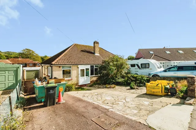 Downside Avenue, Worthing, BN14, photo 1