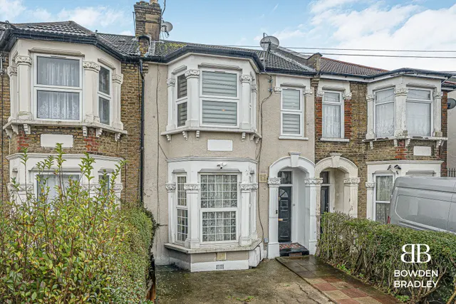 Empress Avenue, Ilford, IG1, photo 1