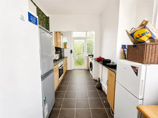 Photo 3 — Acacia Road, LONDON, London, SW16