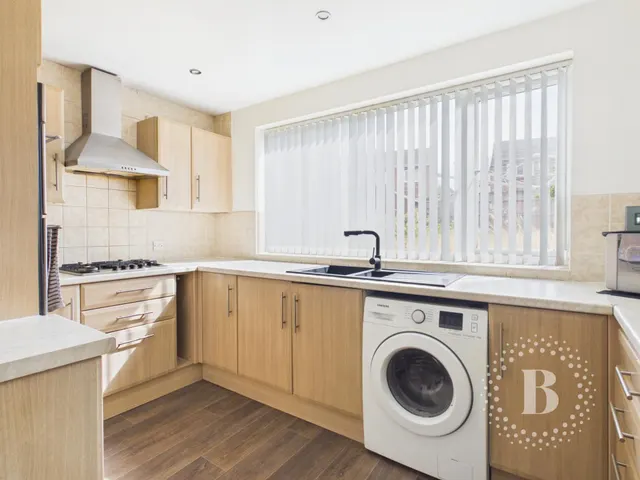 Photo 2 — Lyndhurst Drive, Telford, TF2