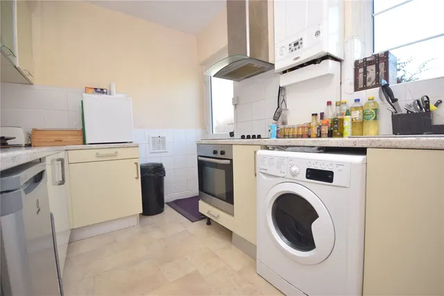 New Adel Lane, Leeds, LS16, photo 2