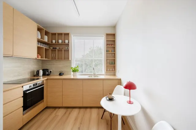 Brondesbury Road, London, NW6, photo 2