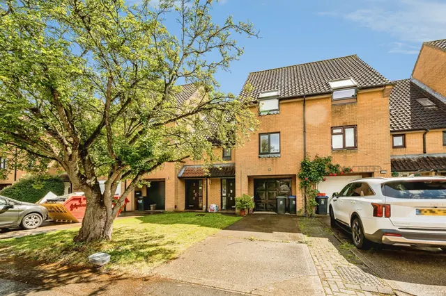 Coulson Way, Burnham, Slough, photo 1