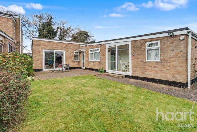 Carlson Gardens, Lutterworth, LE17, photo 1