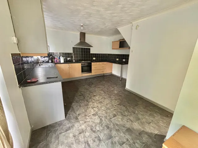 Duxbury Drive, Bury, BL9, photo 3
