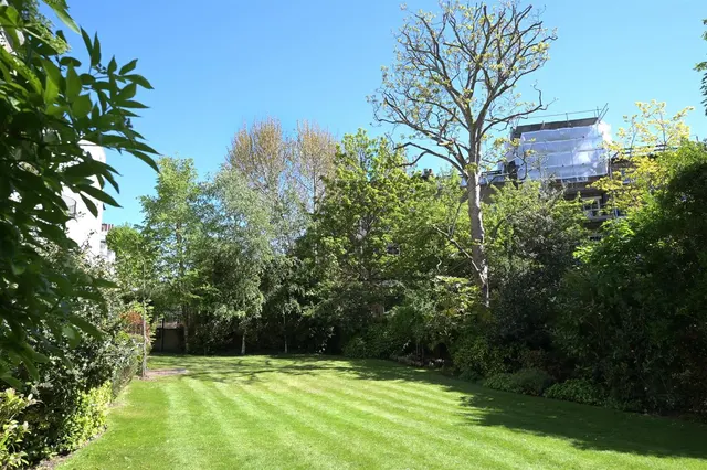 Photo 2 — Belsize Grove, London NW3 4UP