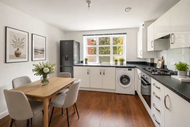 Furlong Avenue, Mitcham, CR4, photo 1