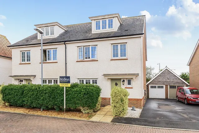 Bishops Close, Bathpool, TA2
