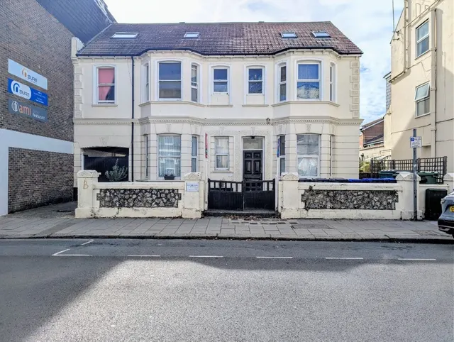 1 bedroom flat, Rowlands Road, Worthing, BN11