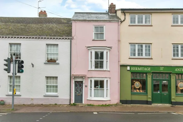 High Street, Honiton, EX14, photo 1