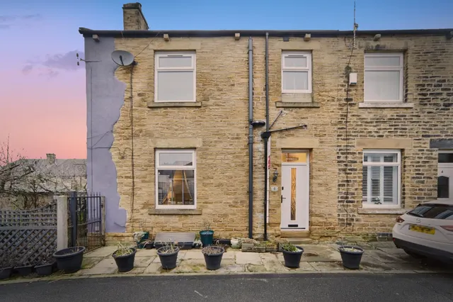 Providence Place, Stanningley, Pudsey, photo 1