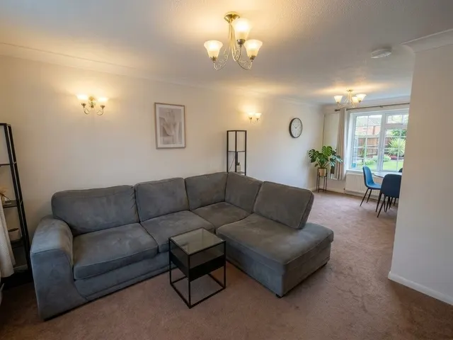Lyneham Gardens, Maidenhead, SL6, photo 3