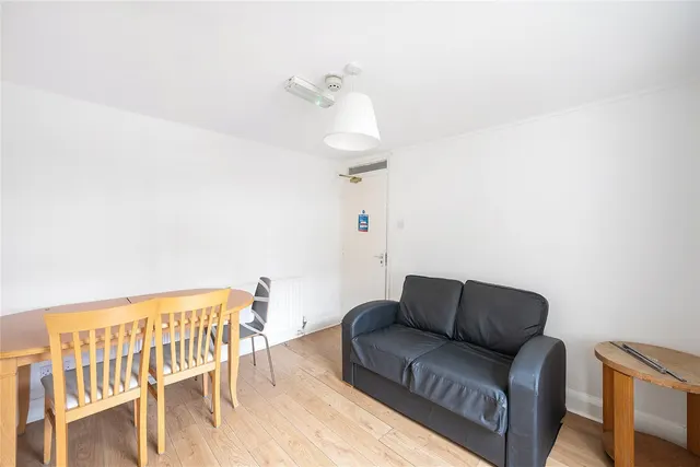 New Cross Road, London, SE14, photo 3