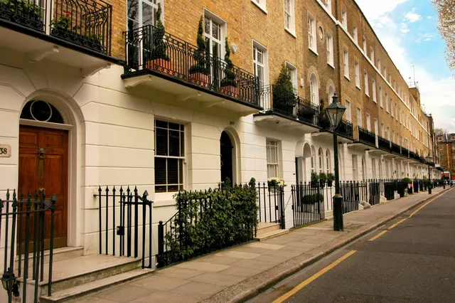 Photo 3 — Brompton Square London SW3