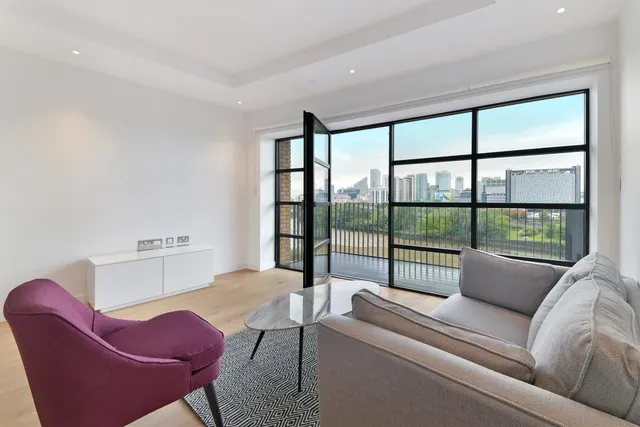 Hope Street, E14, photo 1