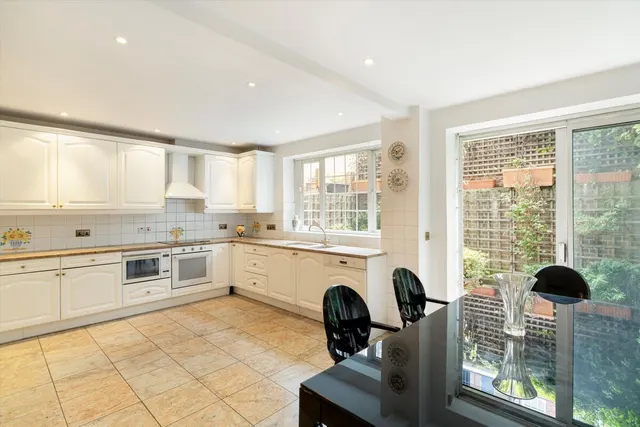 Farm Street, Mayfair, W1J, photo 1