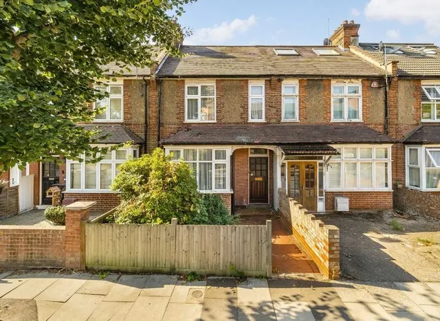 Babington Road, Hendon, NW4, photo 1