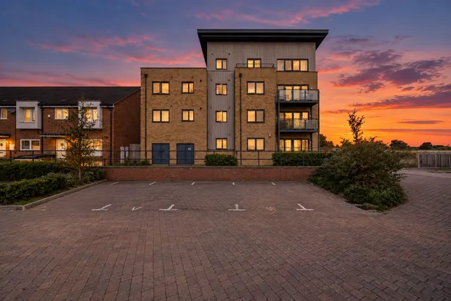 Swallowtail House, Riverside Wharf, DA1, photo 1