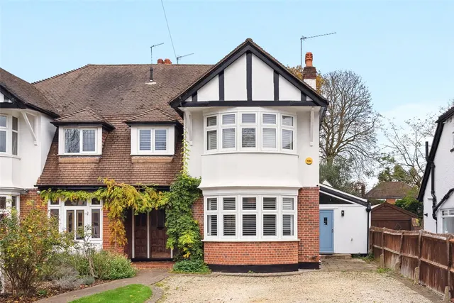 Broad Lane, Hampton, TW12 3AW, photo 1