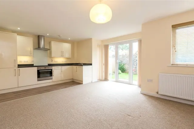 Royal Victoria Court, Royal Victoria Park, BS10, photo 1