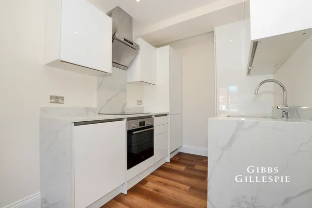 High Street, Rickmansworth Fees Apply, WD3, photo 3
