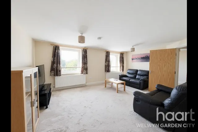Moors Walk, Welwyn Garden City, AL7, photo 1