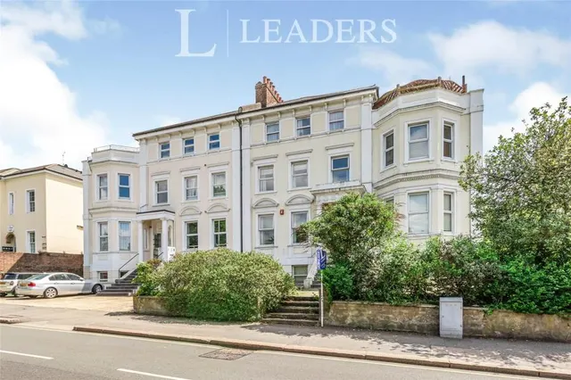St. Mark's Hill, Surbiton, KT6, photo 1