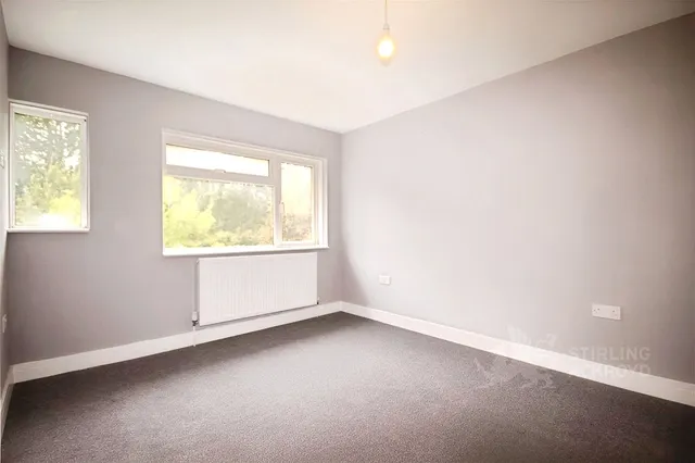 Applegarth Avenue, Guildford, GU2, photo 3
