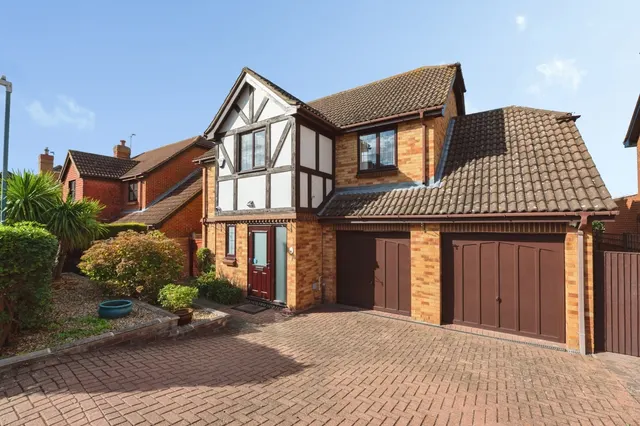 Beaton Close, Greenhithe, DA9, photo 1