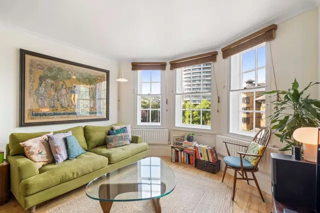 Vicarage Crescent, London, SW11 3LG, photo 1