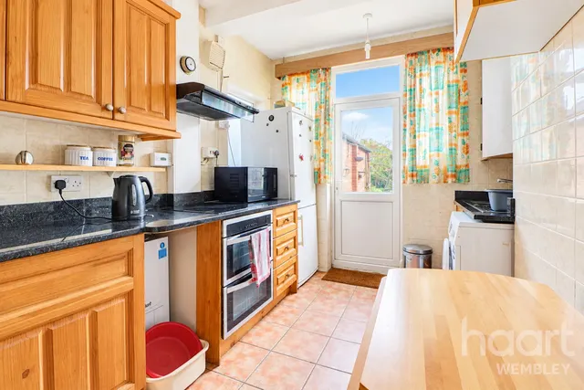 Off Preston Road, HA9, photo 3