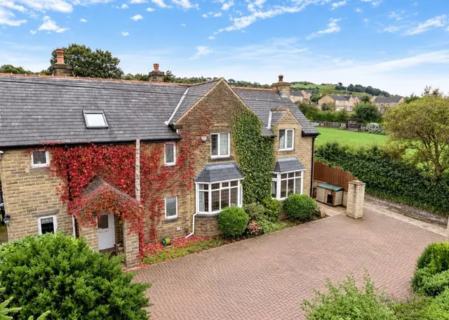 Leeds Road, Thackley, photo 1